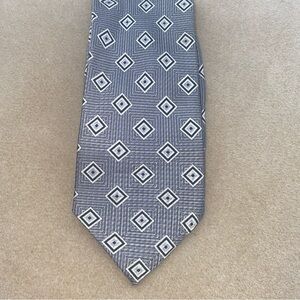 Borrelli Hand Stitched 100% Silk Geomatic Necktie Silver Navy Hand Made In China